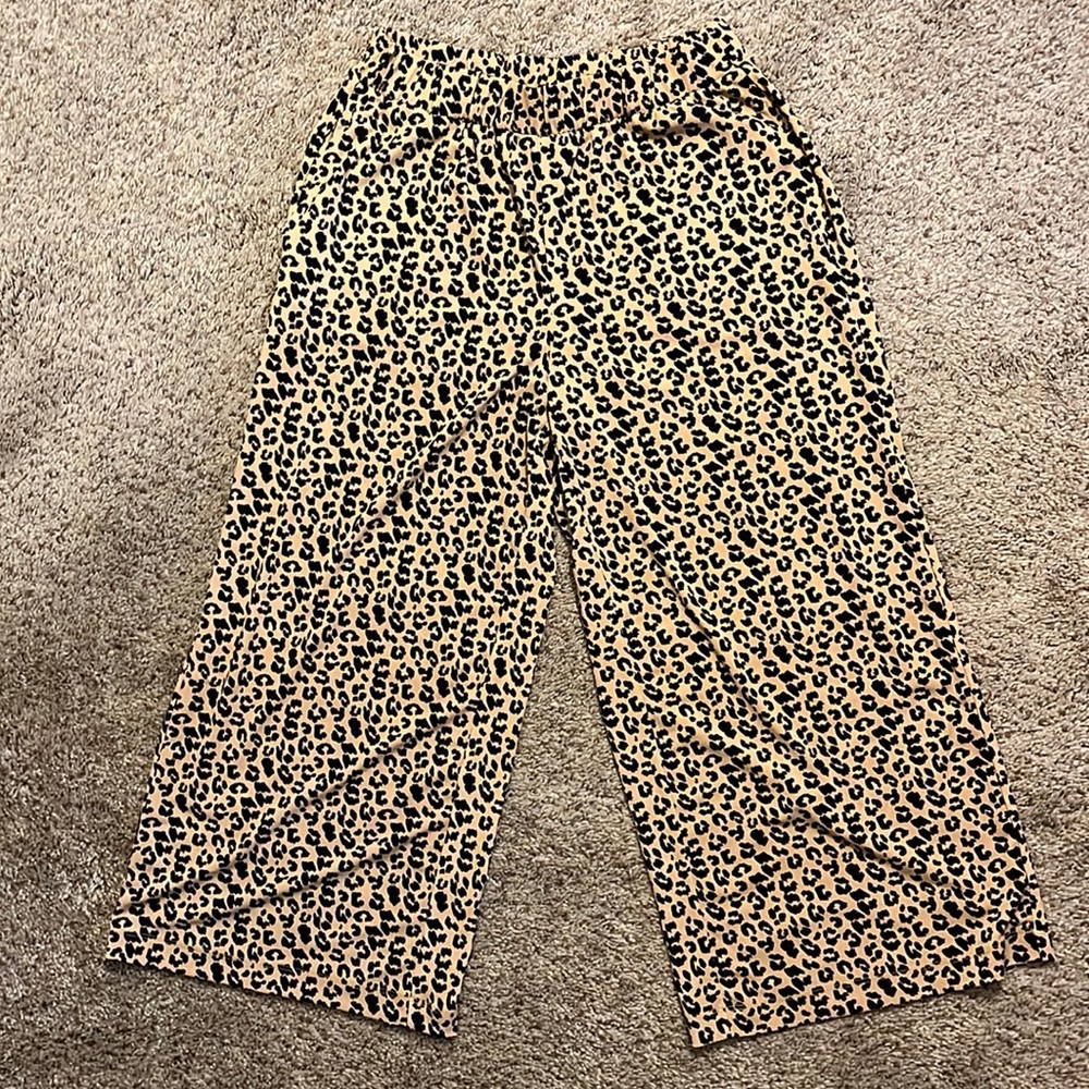 Banana Republic Wide Leg Capri pants
